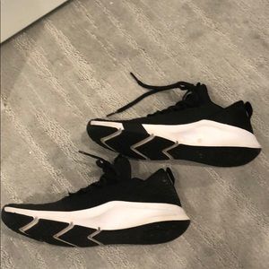 Nike Zoom Elevate Sneakers